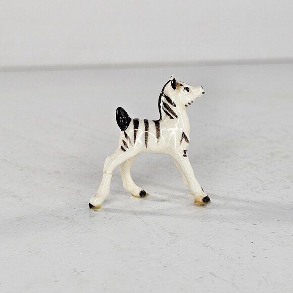 Hagen Renaker Early Zebra Foal Baby Miniature Figurine *Repaired* - Picture 4 of 9